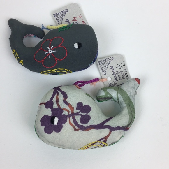 One handmade whale 🐳 keychain ornament - Picture 5 of 5